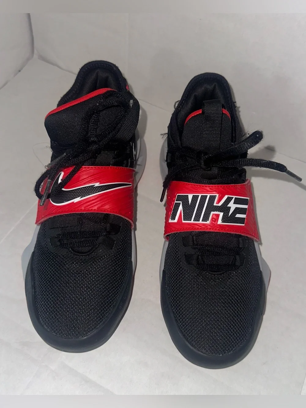 Nike Future Court 3 Black/White/Red Boys Sneakers Shoes Size 4Y CT2866-008